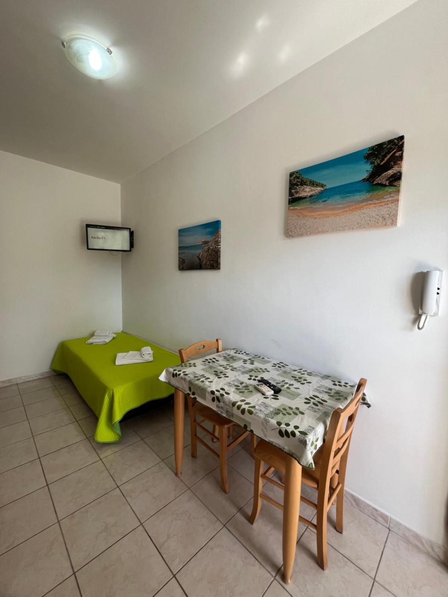 Villa Angela Case Vacanza В'єсте Екстер'єр фото